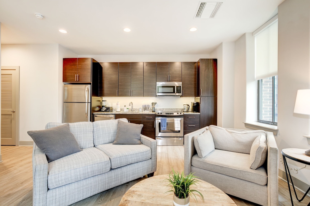Successful Airbnb property: 1BR Modern Apartment · Inner Harbor Views in Downtown