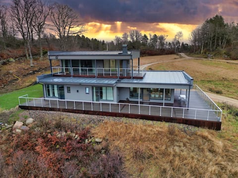 Luxury 3 Bedroom Modern House (Nature Experience)