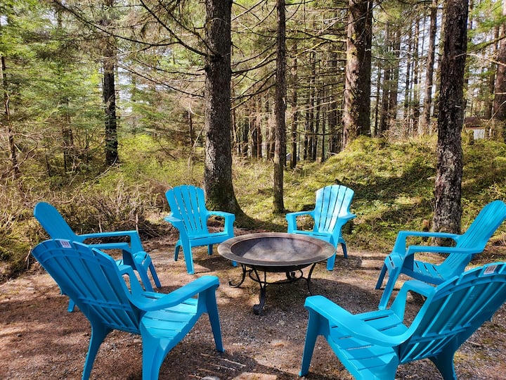 Secluded Oasis Near Mendenhall Glacier and Trails Houses for Rent in