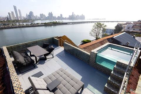 Penthouse deluxe, 360º views and glass pool