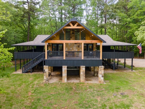 Located on Kelly Creek | Hot Tub | Fishing | Games