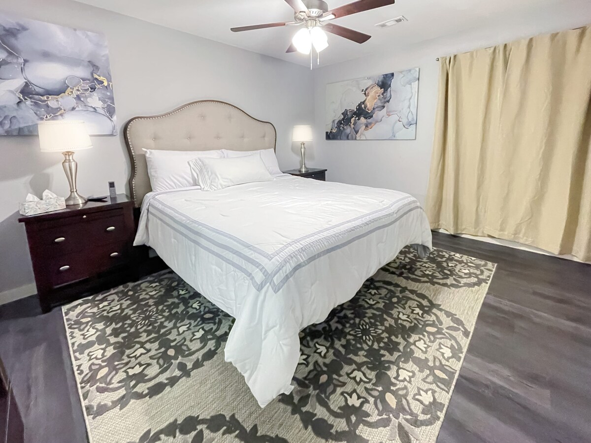 Acomódate para una noche tranquila. Tu lugar de descanso sencillo y tranquilo.