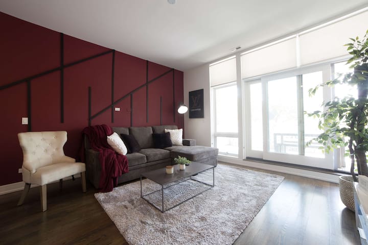 4-Bedroom Condo Near Fulton Market w/ Rooftop