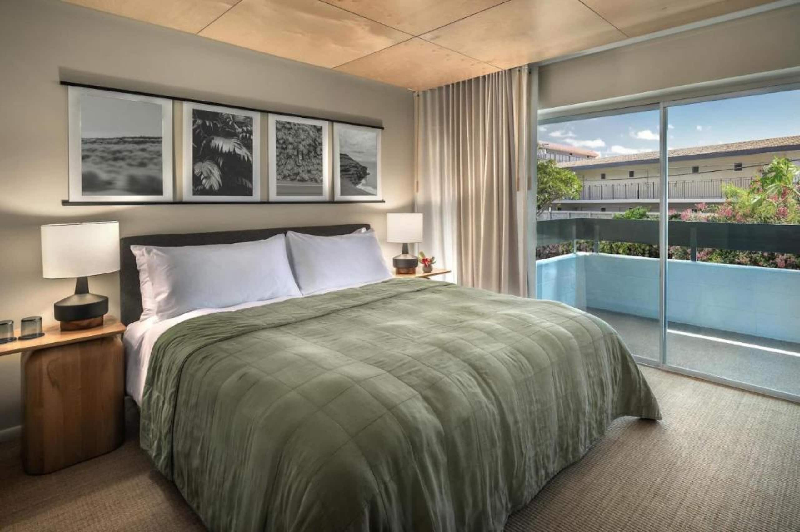 Standard One King at Pacific 19 Kona - Image 8