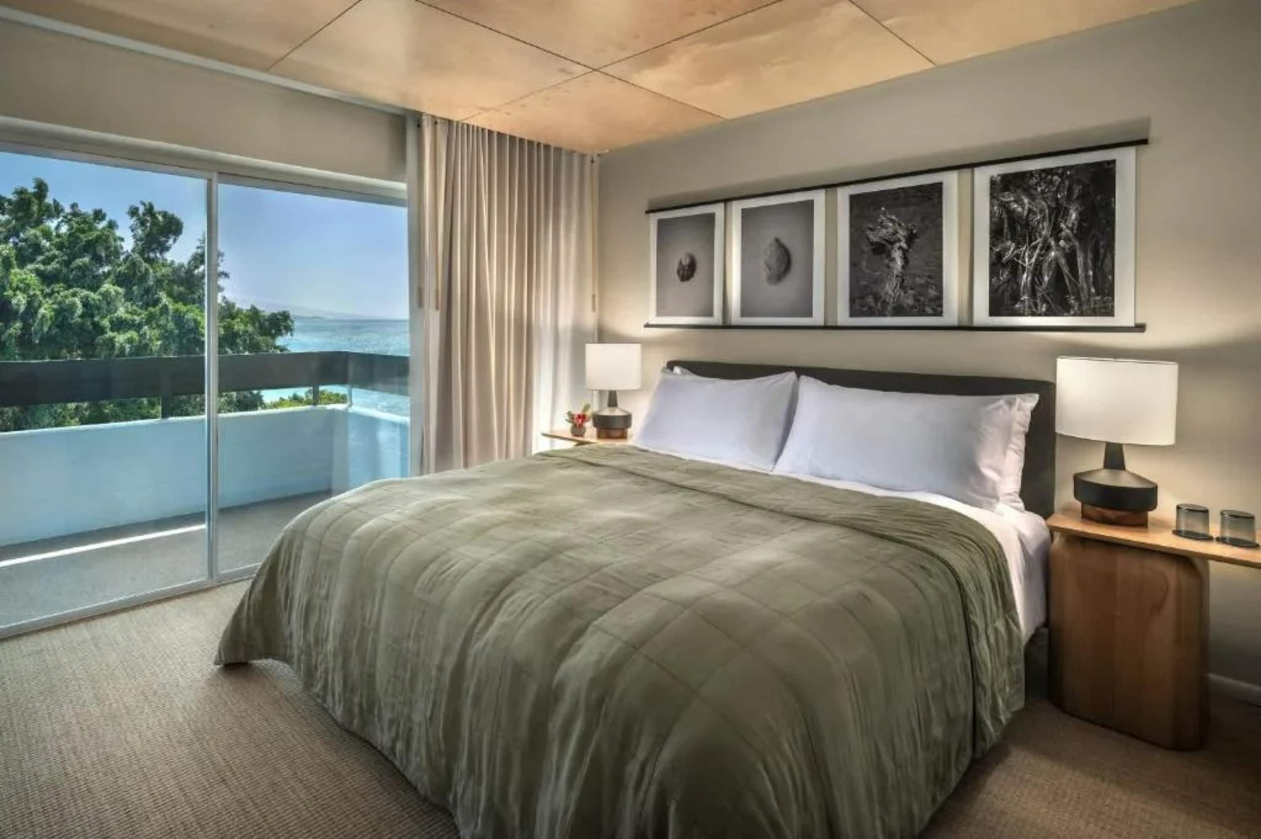 Partial Ocean View One King at Pacific 19 Kona - Image 3