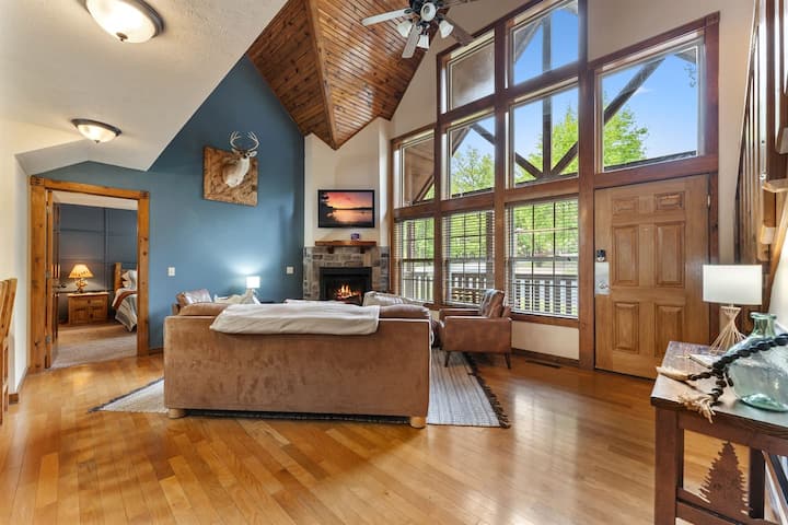 Near Silver $ City | 4 King Suites | Pool, Golf & - Branson, MO