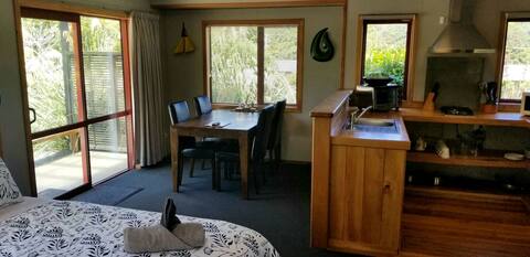 B5 One Bedroom "Chalet", to 3 pax