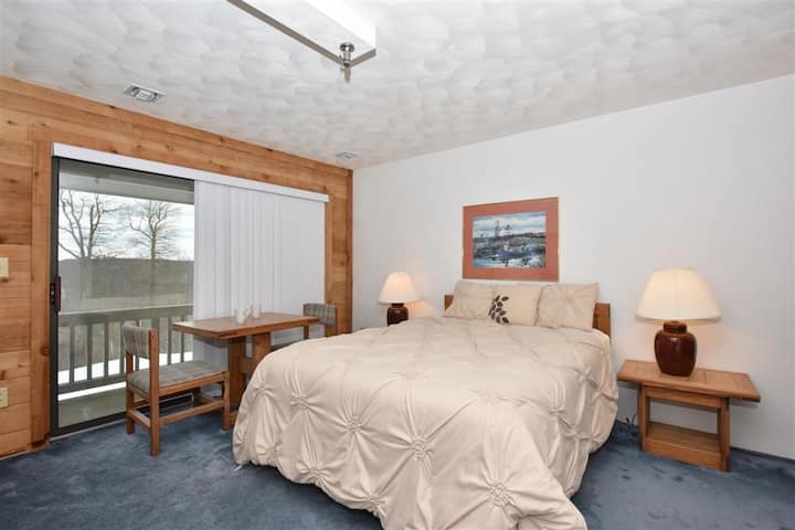 Interior, lámpara, silla, muebles, cama