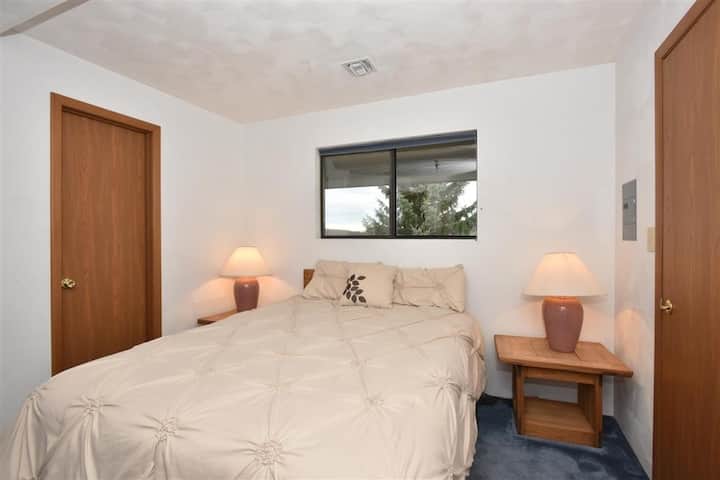 Interior, lámpara, cama, muebles, cojín