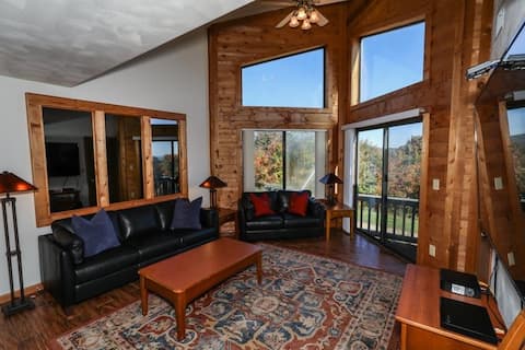 7 Springs Stoneridge 3br + Loft, Walk to Slopes!