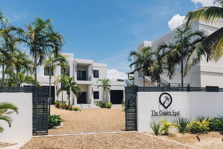 The Most Luxurious Villa on the Peninsula gallery image 5