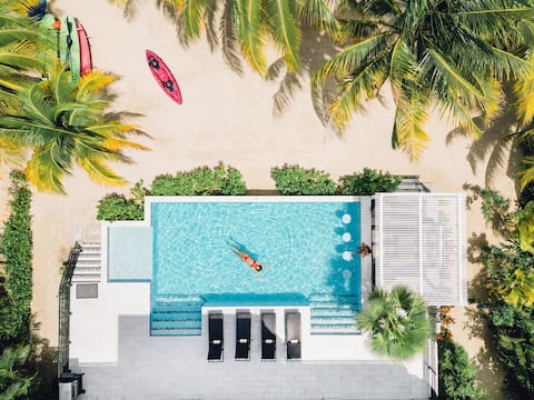The Newest & Most Luxurious Villa on the Peninsula