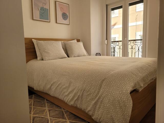 Modern Comfort within Ancient Streets gallery image 2