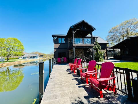 Cozy Canal. Sleeps 12!