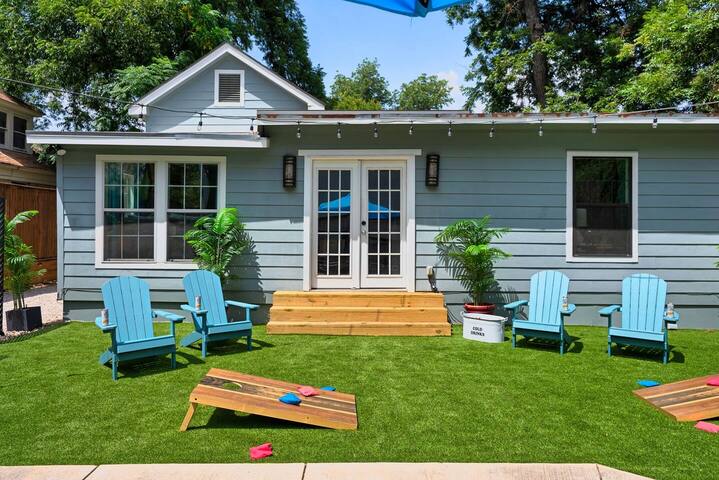 Downtown Austin Hangout with Pool – walk to Rainey gallery image 5