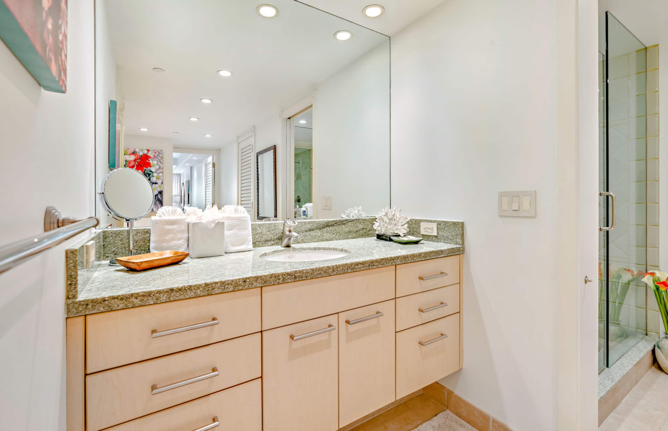 Condo in Lahaina · ★5.0 · 2 bedrooms · 4 beds · 2 baths - Image 20