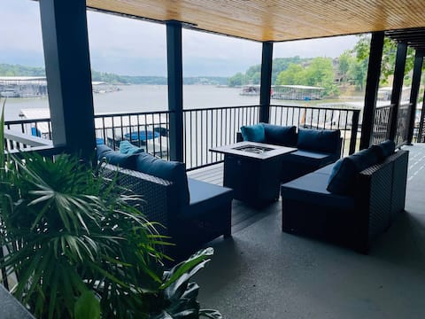 Wet Feet Retreat - with onsite Boat Rental!