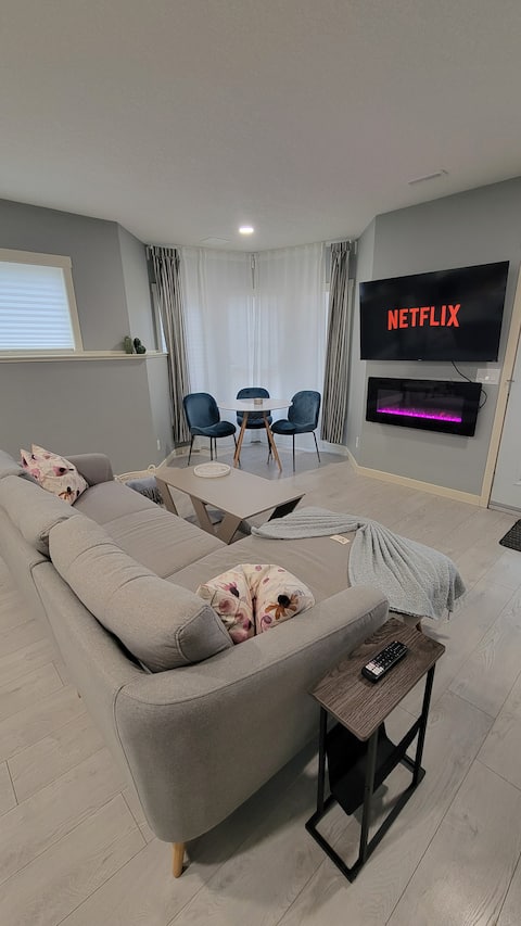 Top performing Airbnb: Cozy, 2 Bedrm Suite on Golf Course in Douglasdale in Calgary