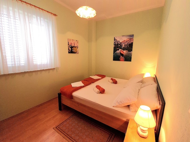 Chumba cha kulala, % {bold_end}: m 12