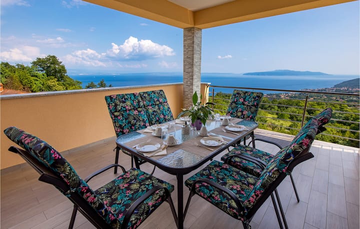 3 Bedroom Nice Apartment In Veprinac - Lovran