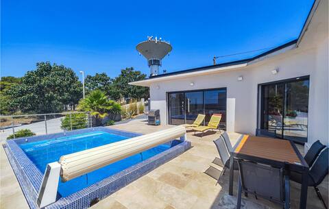 Stunning home in Portiragnes