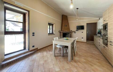 2 bedroom gorgeous home in Pisticci