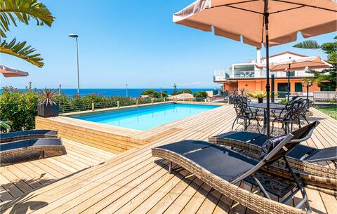 Amazing apartment in Agropoli with WiFi