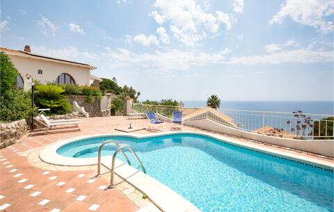 3 bedroom nice home in Staletti