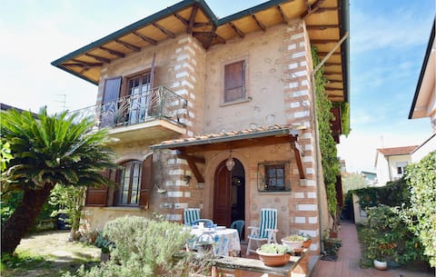 Gorgeous home in Viareggio with WiFi