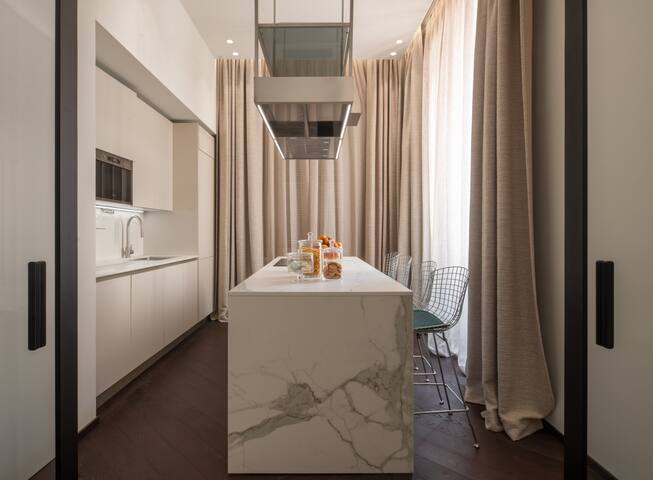 Sant’Ambrogio Luxury Apartment R&r gallery image 5