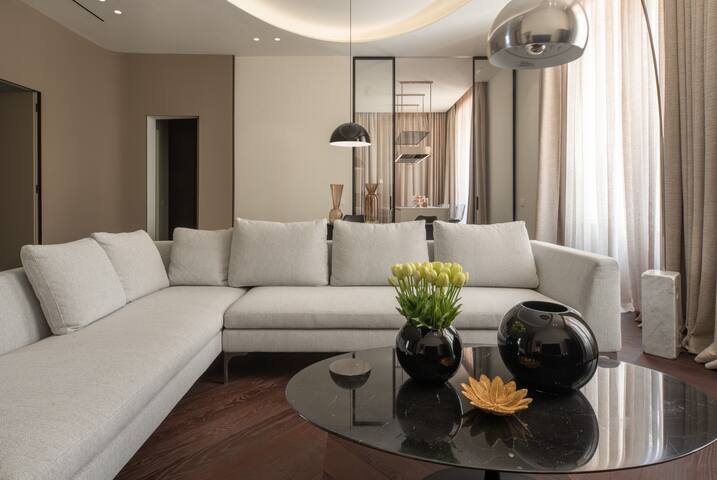 Sant’Ambrogio Luxury Apartment R&r gallery image 2