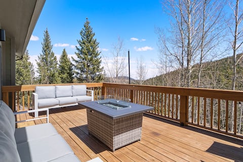 Hot tub, Views & Peace | Majestic Retreat