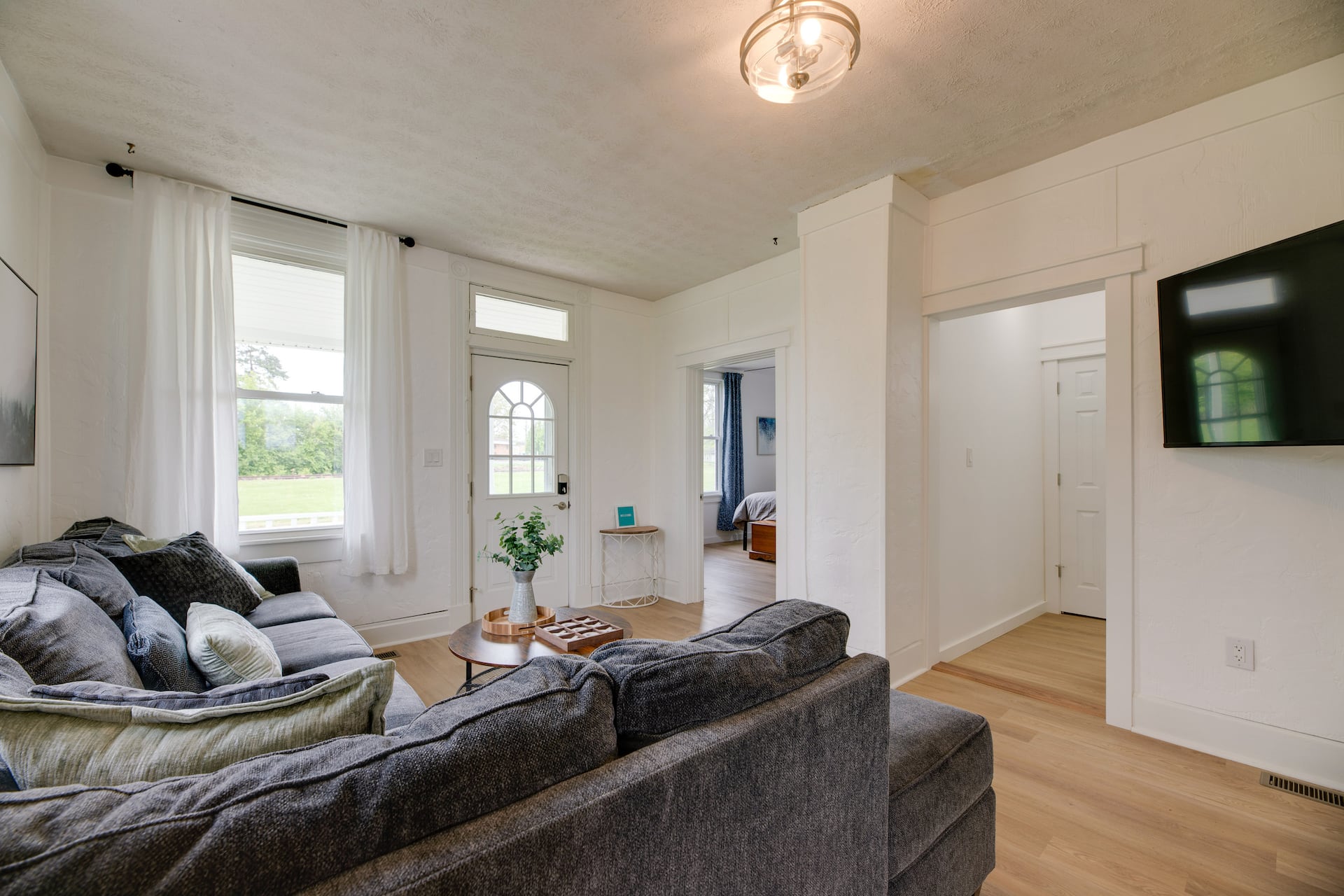 Modern Family Home in Mason w/ Backyard + Fire Pit — zdjęcie 4