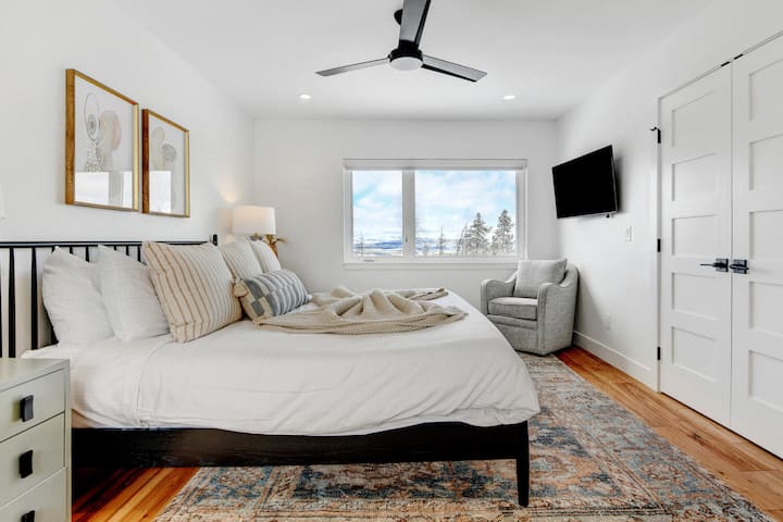 King Guestroom 1 სამუშაო სივრციდან