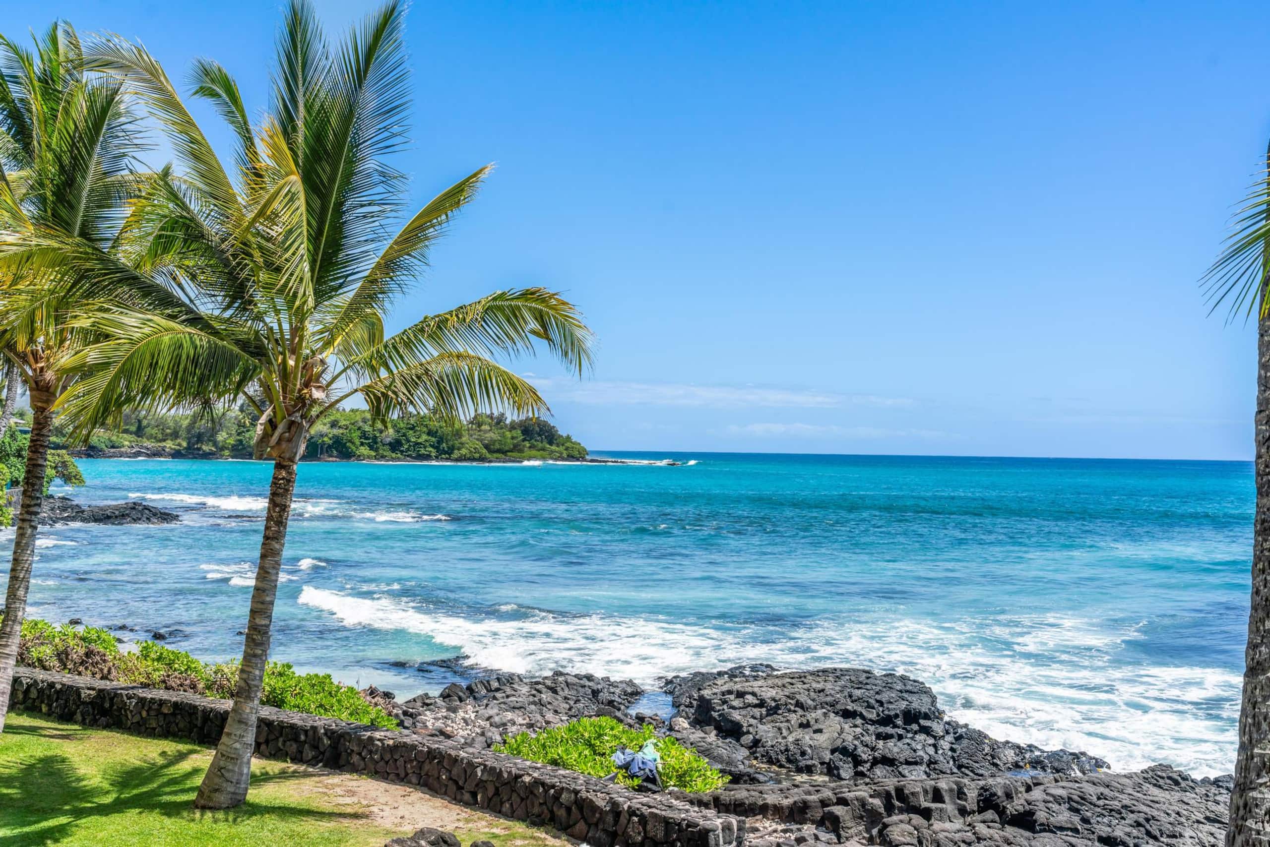 Condo in Kailua-Kona · ★4.56 · 2 bedrooms · 4 beds · 2 baths - Image 25
