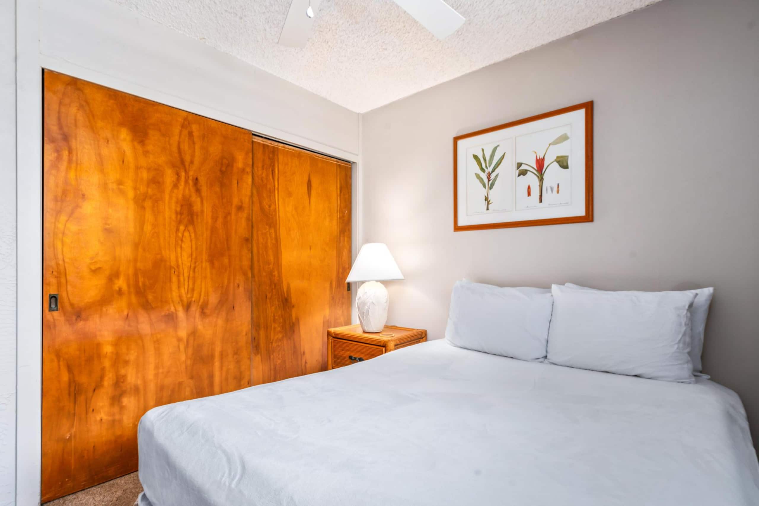 Condo in Kailua-Kona · ★4.56 · 2 bedrooms · 4 beds · 2 baths - Image 14