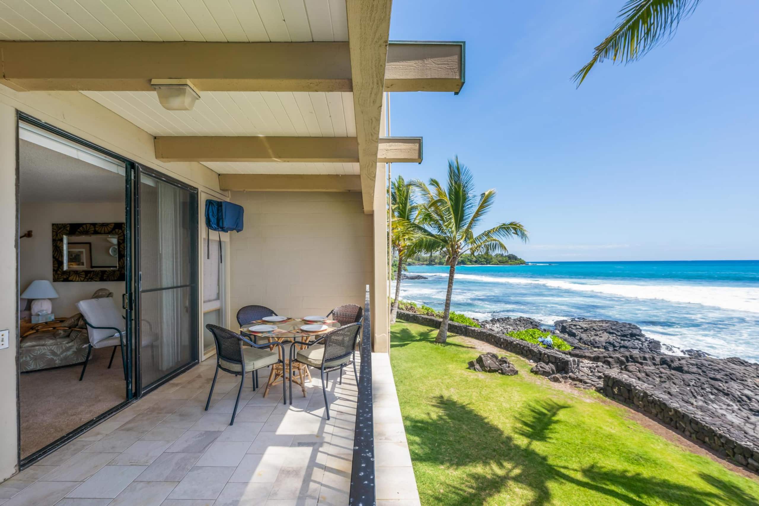 Condo in Kailua-Kona · ★4.56 · 2 bedrooms · 4 beds · 2 baths - Image 10