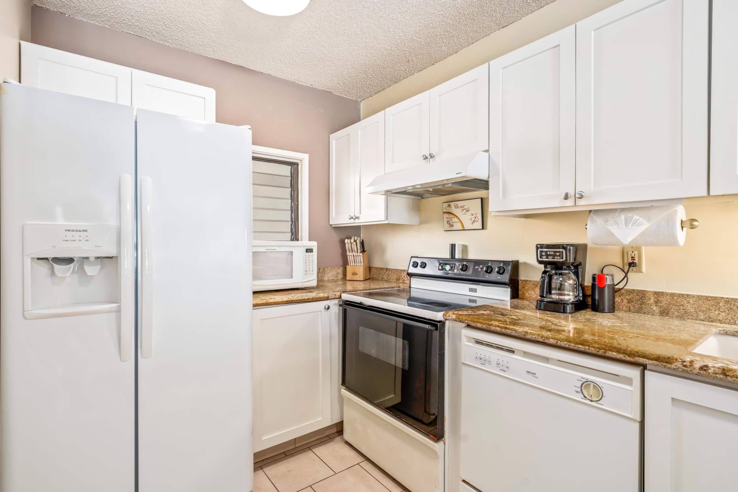 Condo in Kailua-Kona · ★4.56 · 2 bedrooms · 4 beds · 2 baths - Image 7