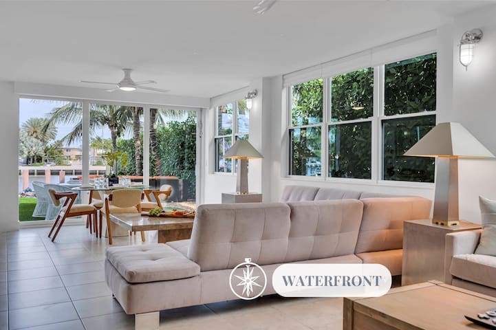 Suite by Beach | Waterfront | Lago Key Two
