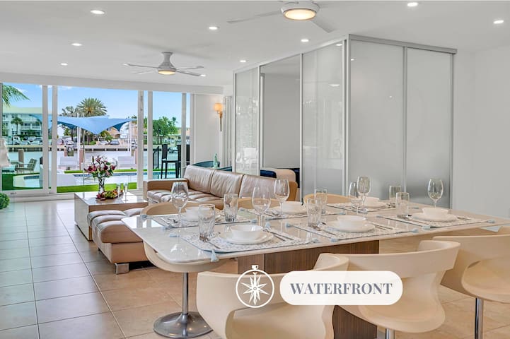 Suite by Beach | Waterfront | Lago Key Three
