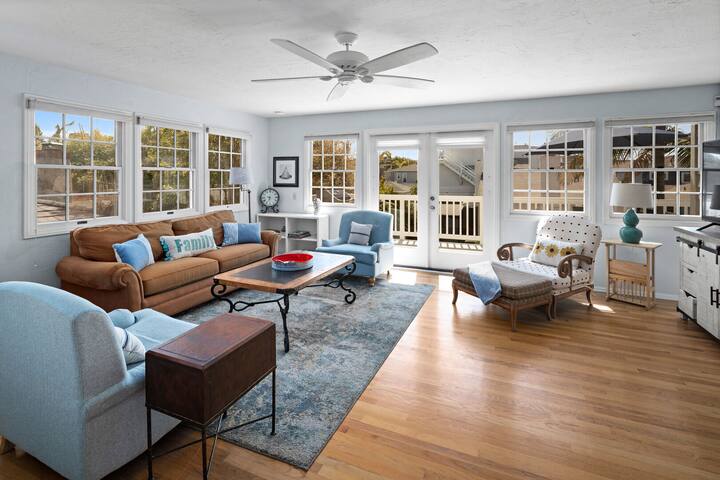 Mission Beach Bay Views Compound! gallery image 4