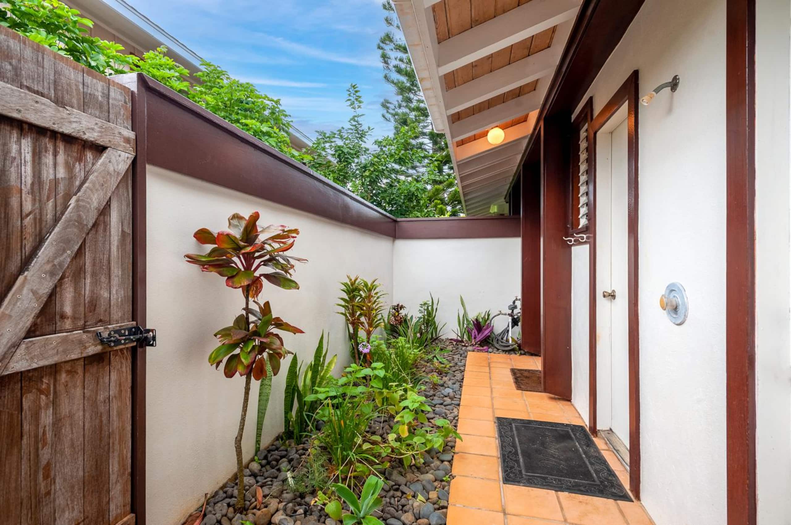 Home in Princeville · ★4.67 · 4 bedrooms · 4 beds · 3.5 baths - Image 11