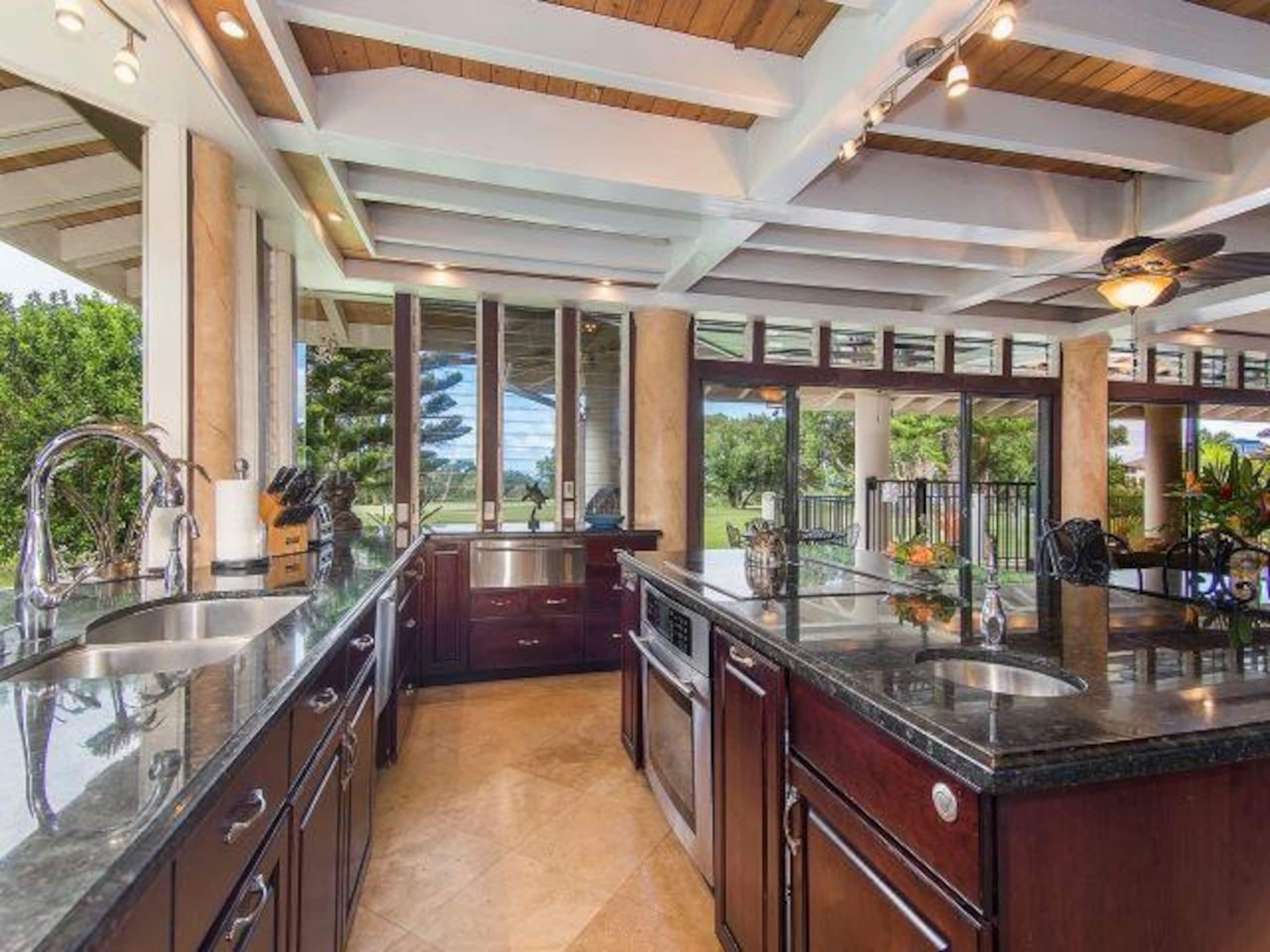Home in Princeville · ★4.67 · 4 bedrooms · 4 beds · 3.5 baths - Image 7