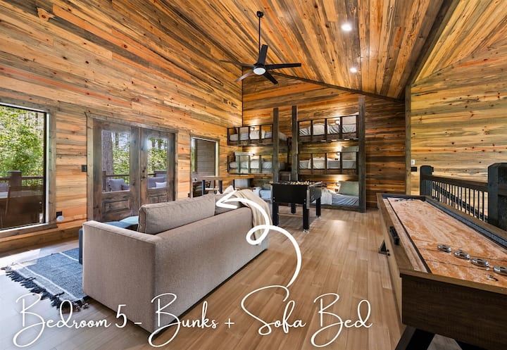 Ფართო მრავალფუნქციური სივრცე მყუდრო ორსართულიანი საწოლებით