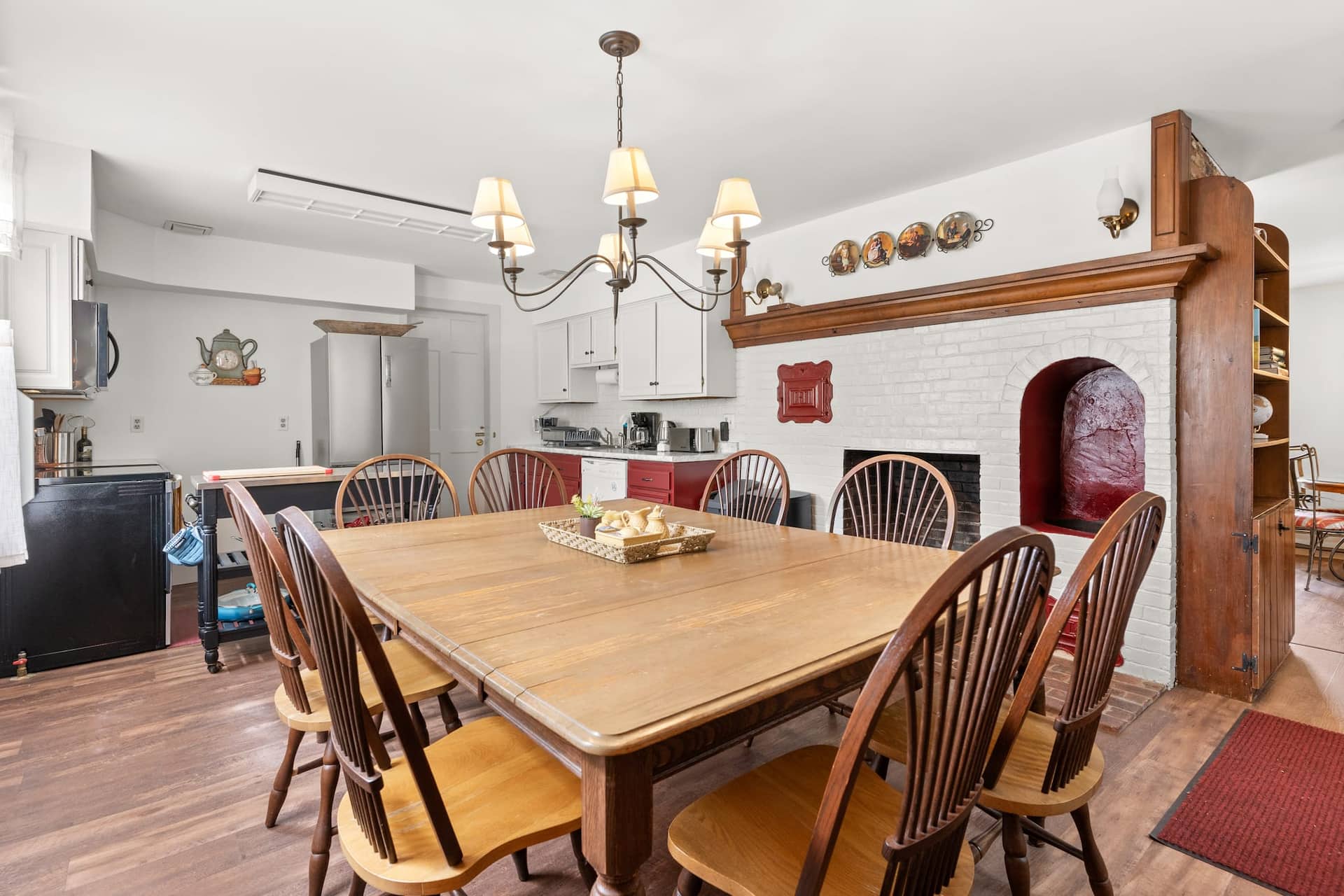 Historical Winter Stay | Circa 1805 | Pet-Friendly