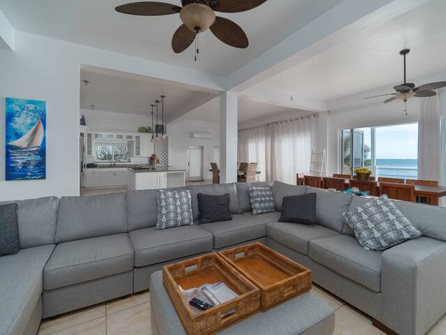 Oceanfront Villa w/Private Pool & Dock gallery image 5