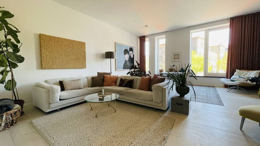 Luxury – 2 Bedrooms – 4 People – Stylish (1537/1)