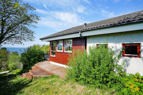 Holiday house with a beautiful view of the fjord