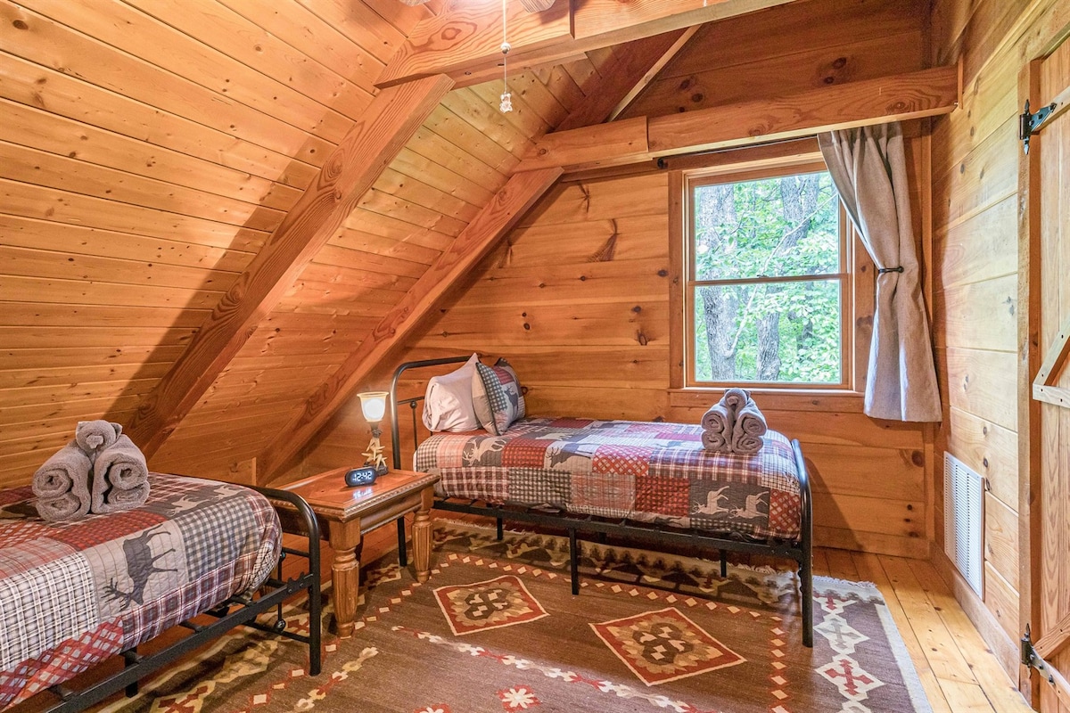 Spálňa pre hostí s dvoma oddelenými lôžkami