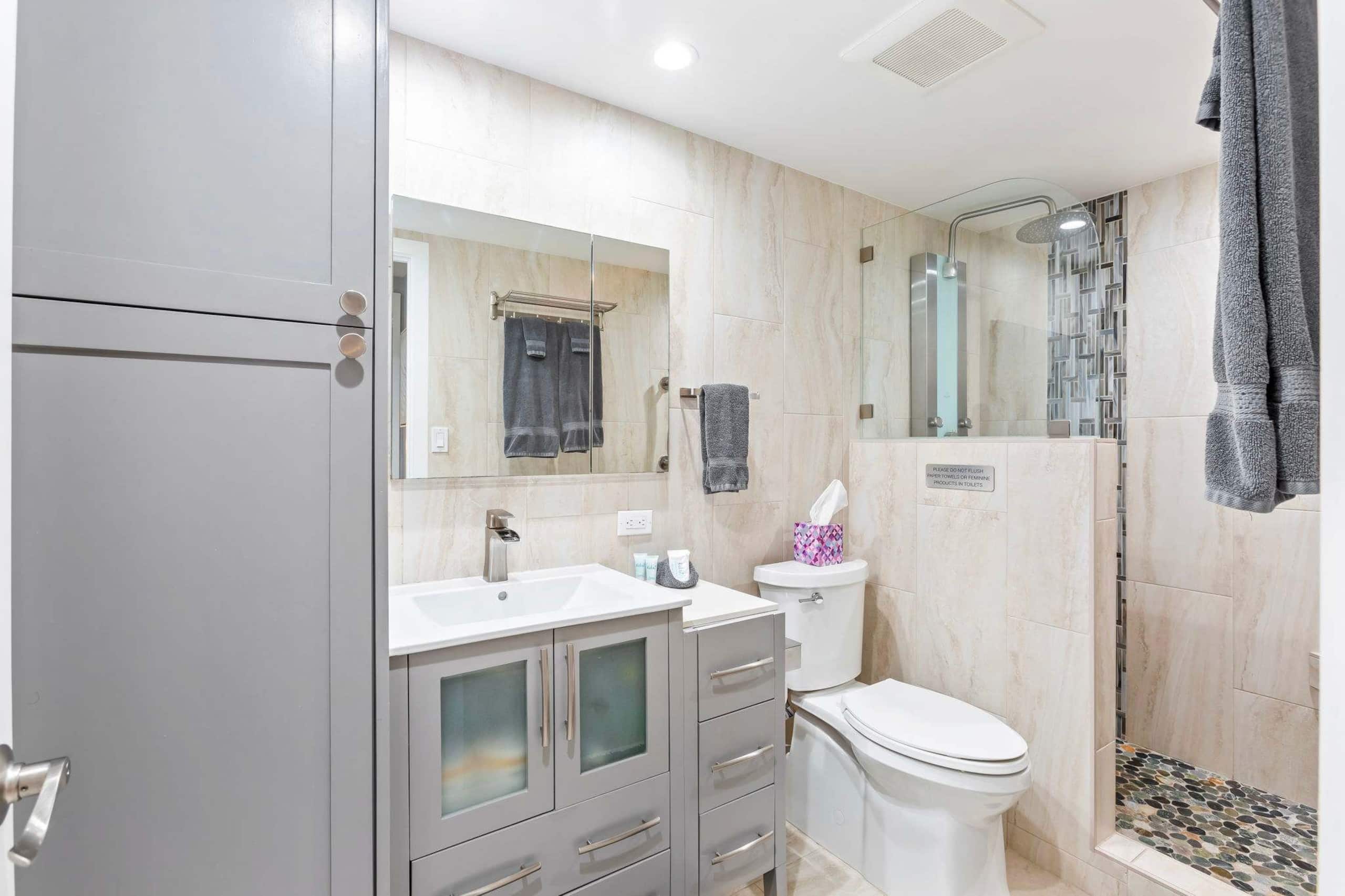 Condo in Wailuku · ★4.88 · 2 bedrooms · 4 beds · 2 private baths - Image 42